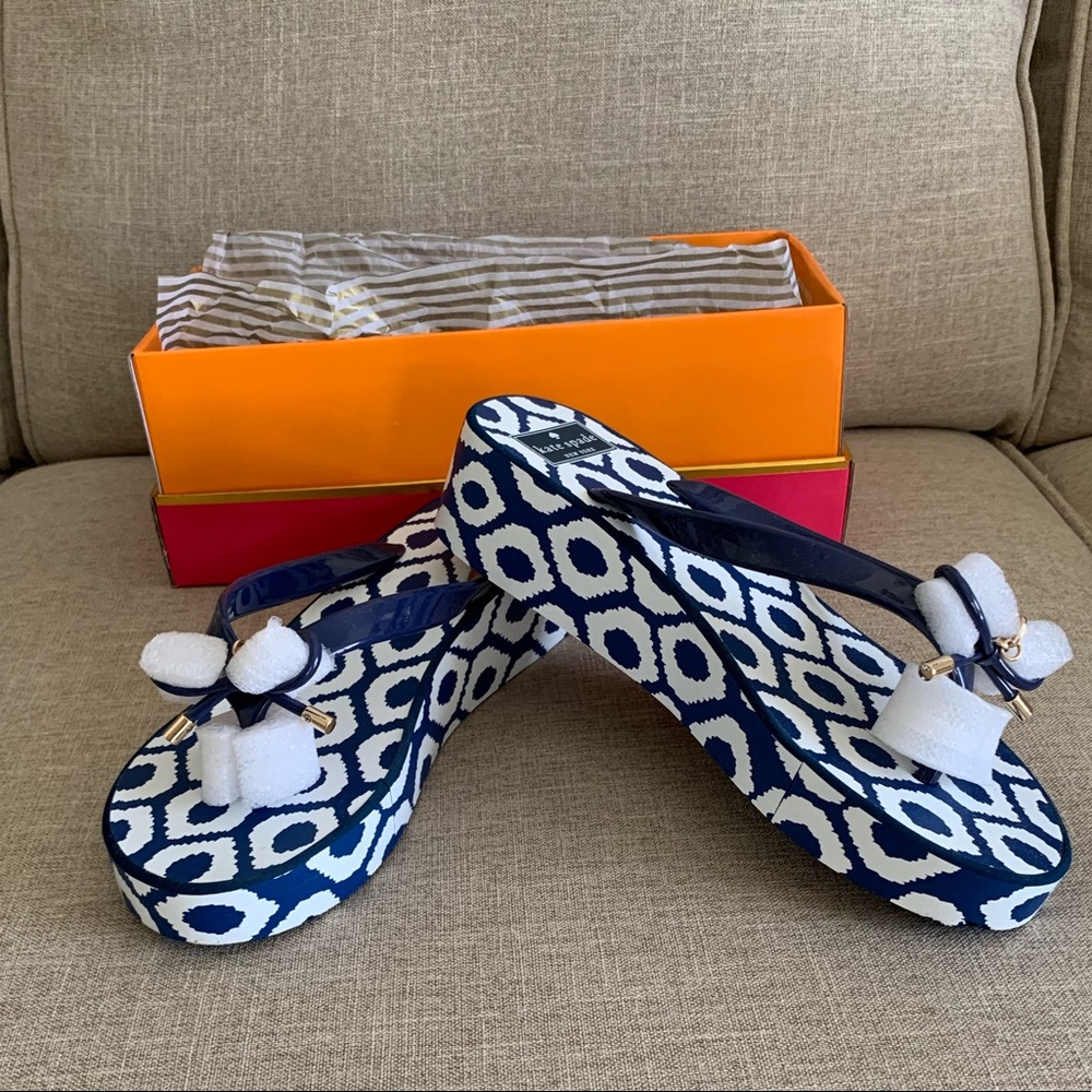 SOLD ❌ Kate Spade Navy Shine Rubber Ikat Print 9